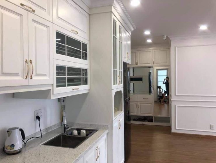 Elegant 2-Bedroom Apartment with Bay View