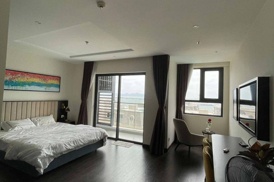 Modern 3rd-Floor Studio in Hạ Long Bay