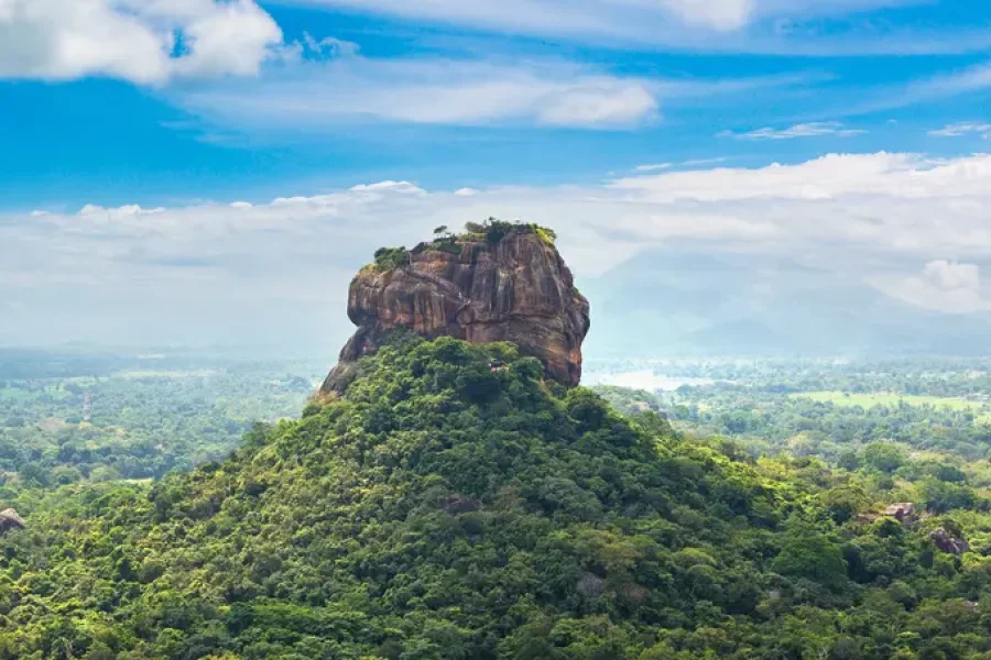 Sri Lanka Uncovered: A 14-Day Cultural & Natural Escape