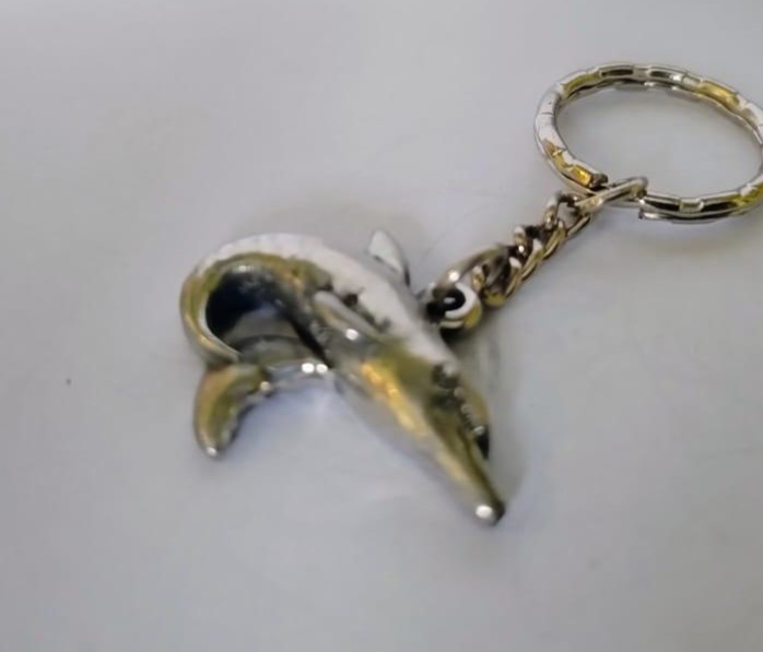 Handmade Pewter Dolphin Key Tag – Ocean Theme Keychain Gift for Marine Life Lovers - Image 3